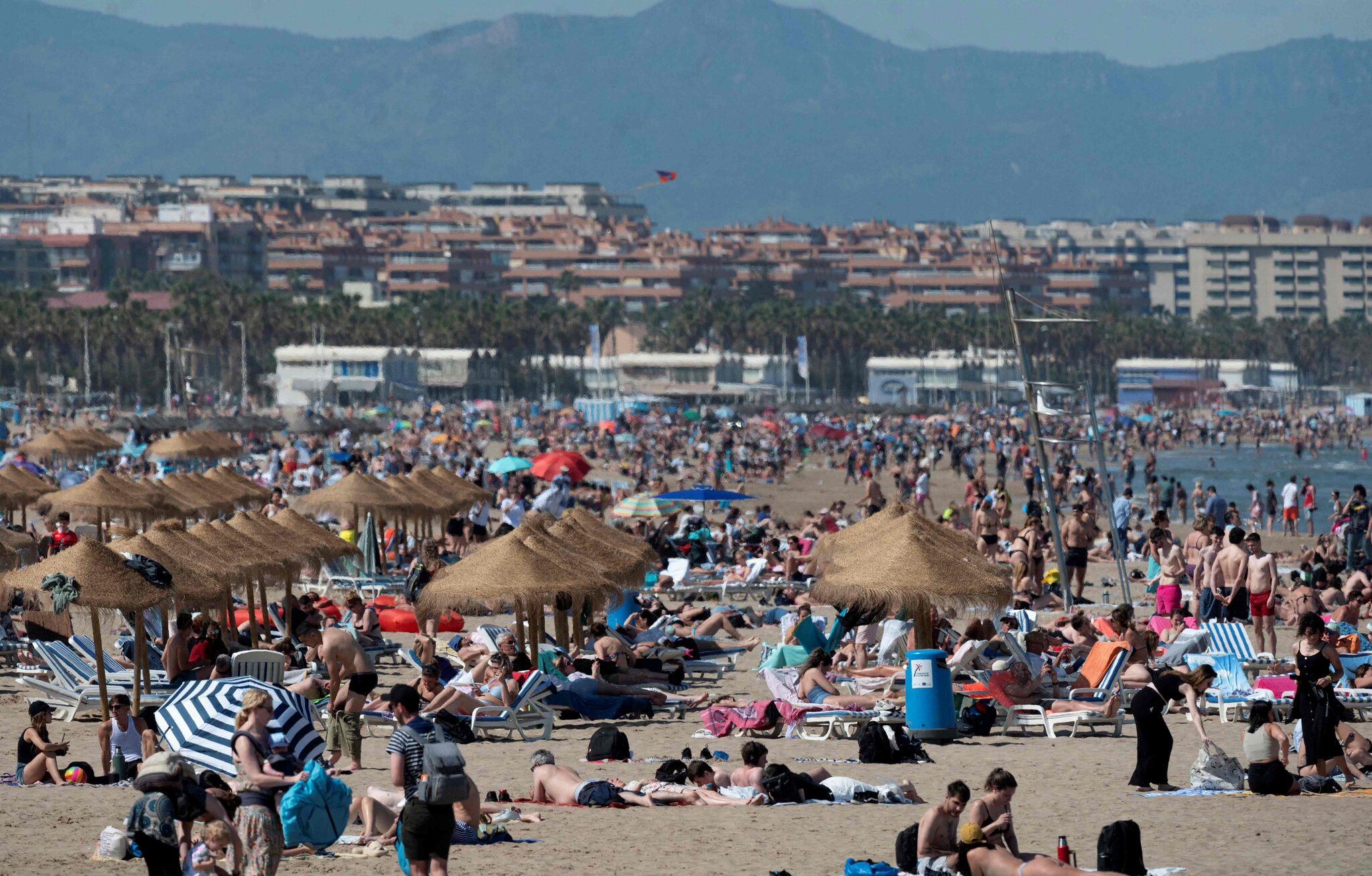 Heatwave continues across Europe as Spain hits 46 °C