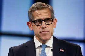 卡尼敦促加拿大在全球不确定性中发挥领导作用