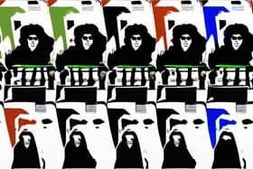 卡扎菲之子身亡,澳洲男孩救家人,强奸案审判引争议:世界简讯